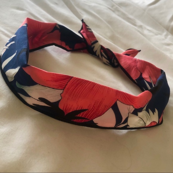 New! 🌺 Self-tie Floral Headband - Picture 4 of 4